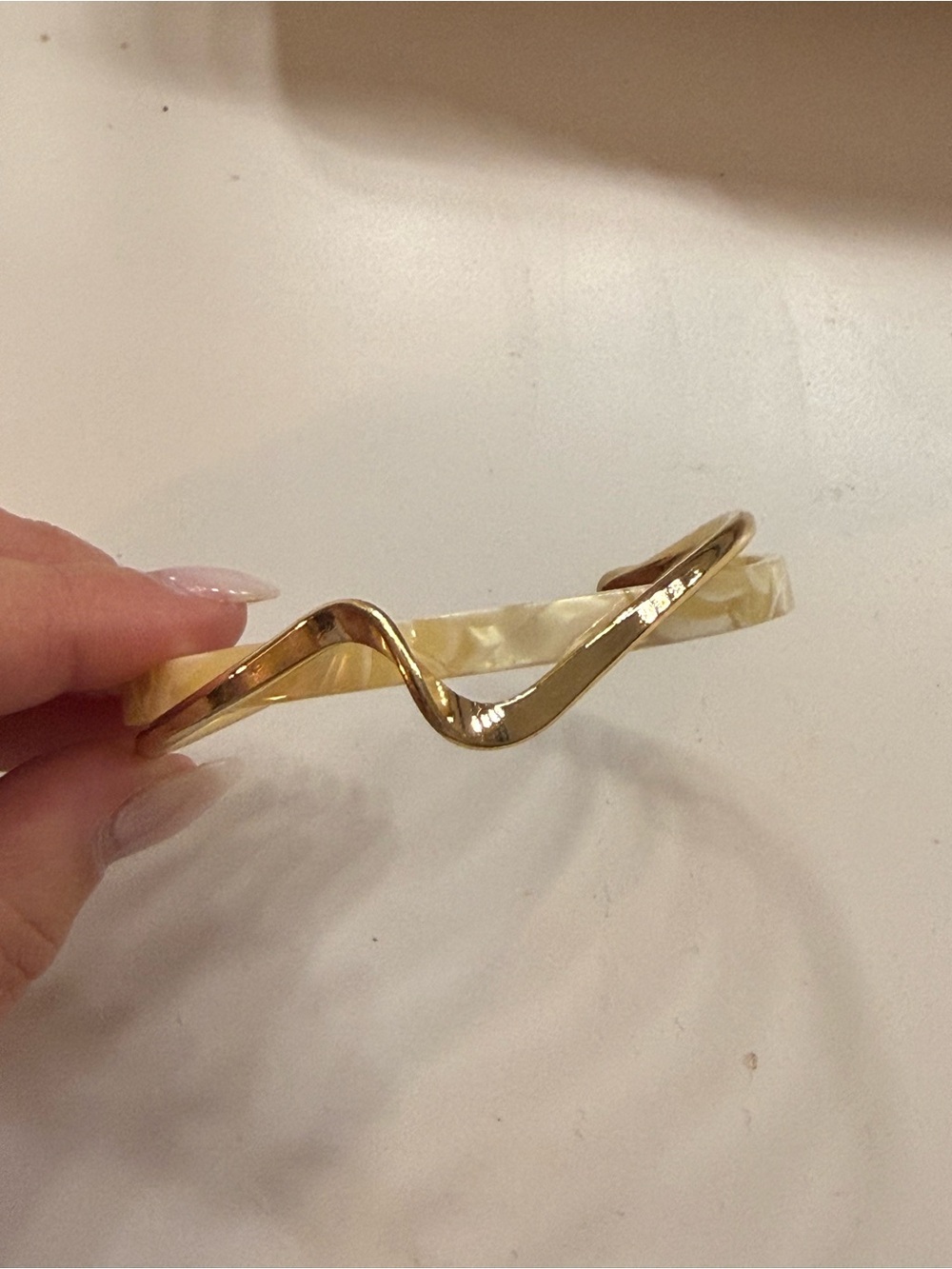Gold Wave Resin Bangle Bracelet - Women Accessories